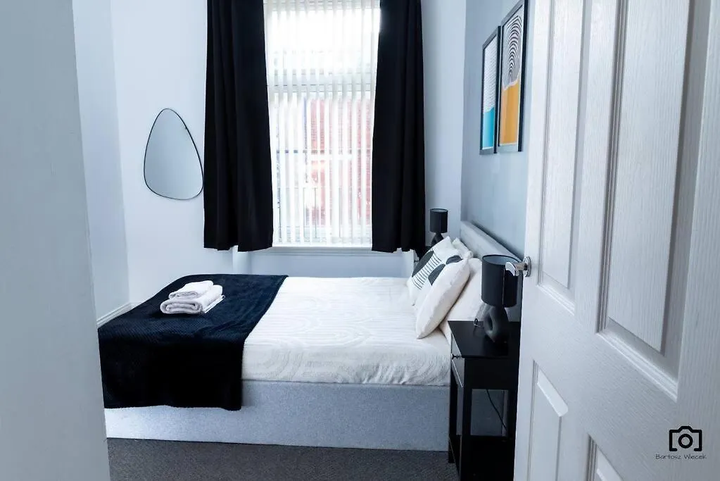 City Comfort 2 King Beds Fast Wifi Dundee Apartment