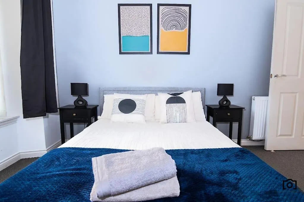 City Comfort 2 King Beds Fast Wifi Dundee Apartment